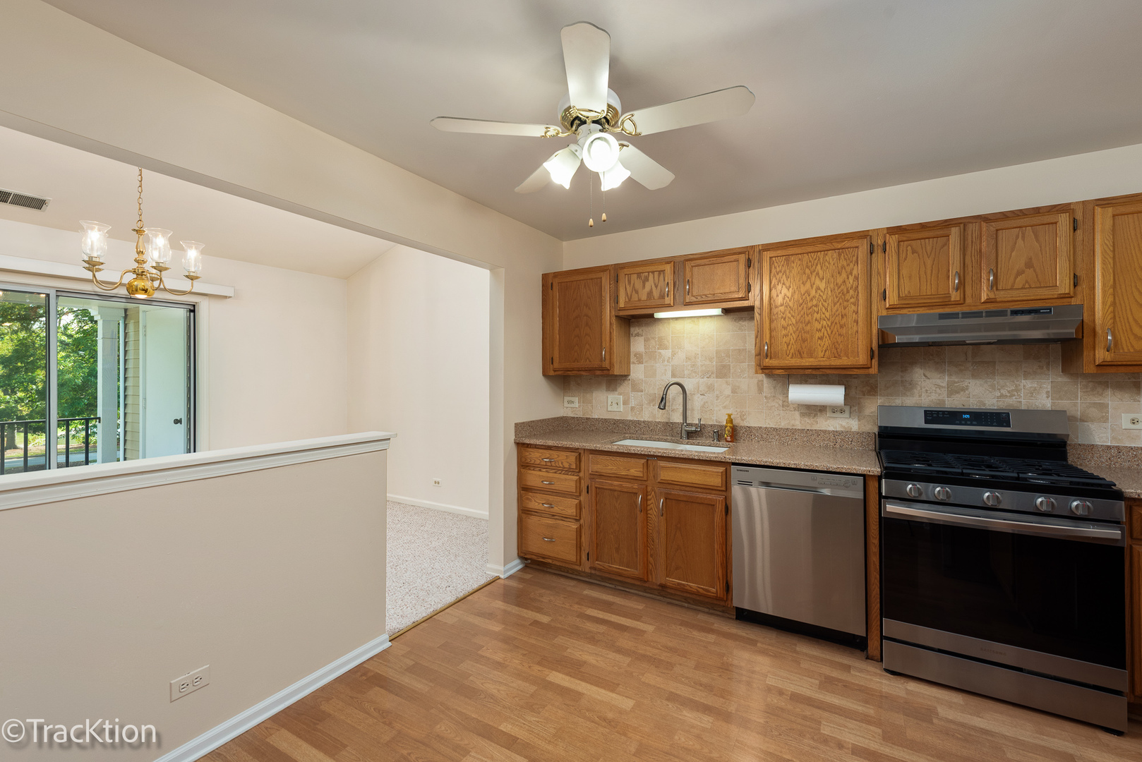 802 BUTTERNUT Lane #D, Mount Prospect, IL 60056