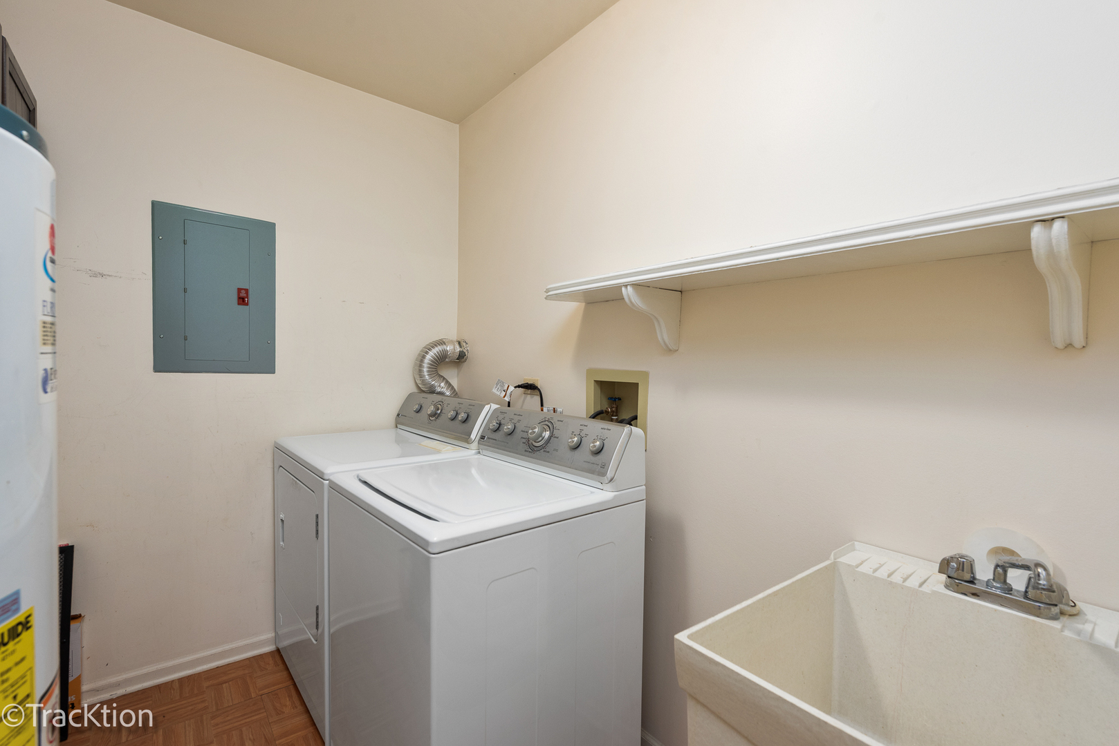 802 BUTTERNUT Lane #D, Mount Prospect, IL 60056