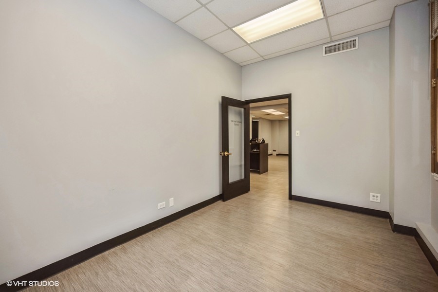 111 N Wabash Avenue #1212, Chicago, IL 60602