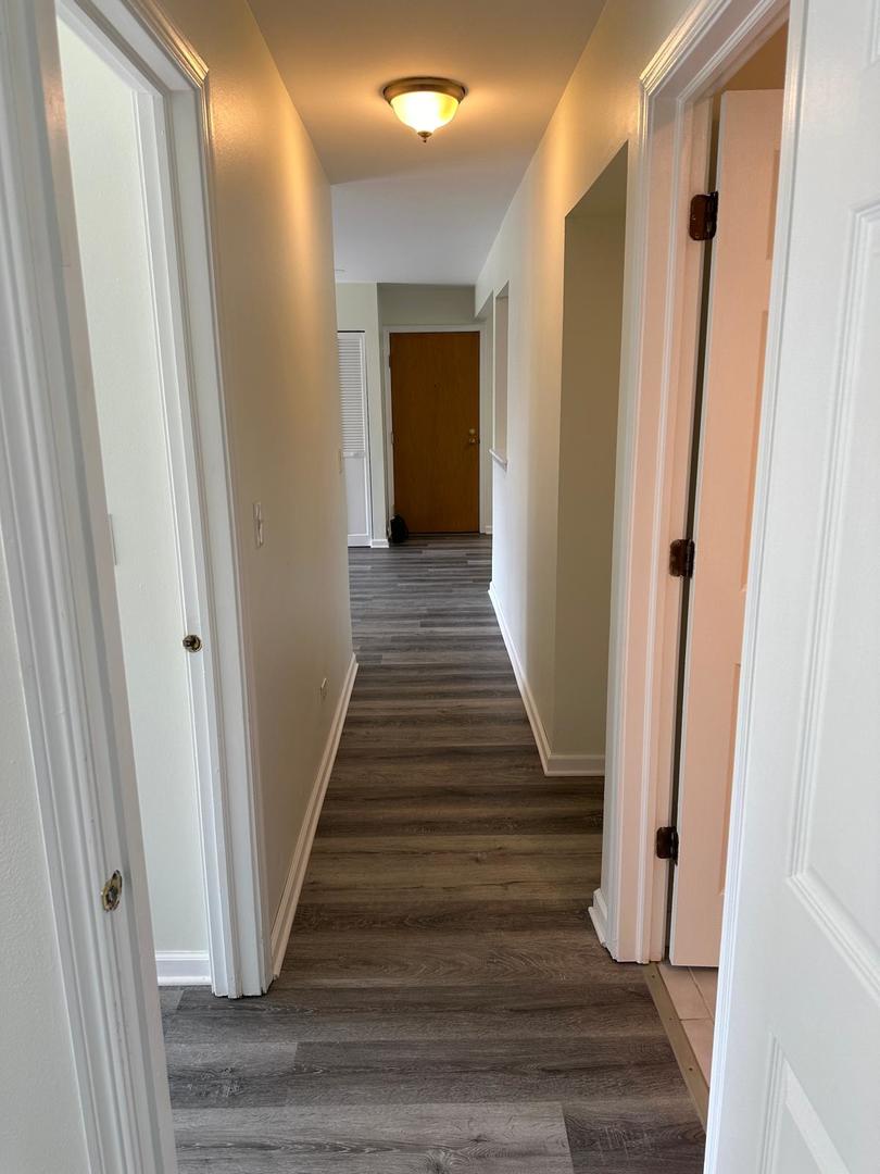 900 N Lakeside Drive #1A, Vernon Hills, IL 60061