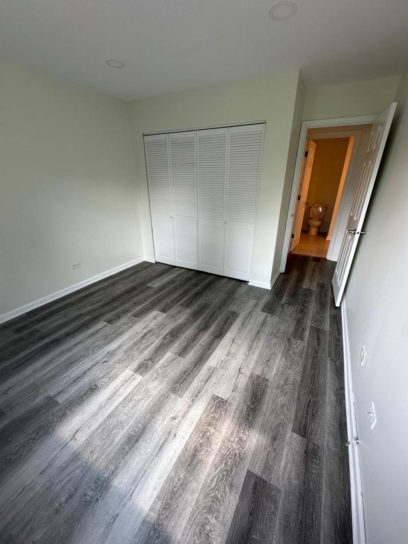 900 N Lakeside Drive #1A, Vernon Hills, IL 60061