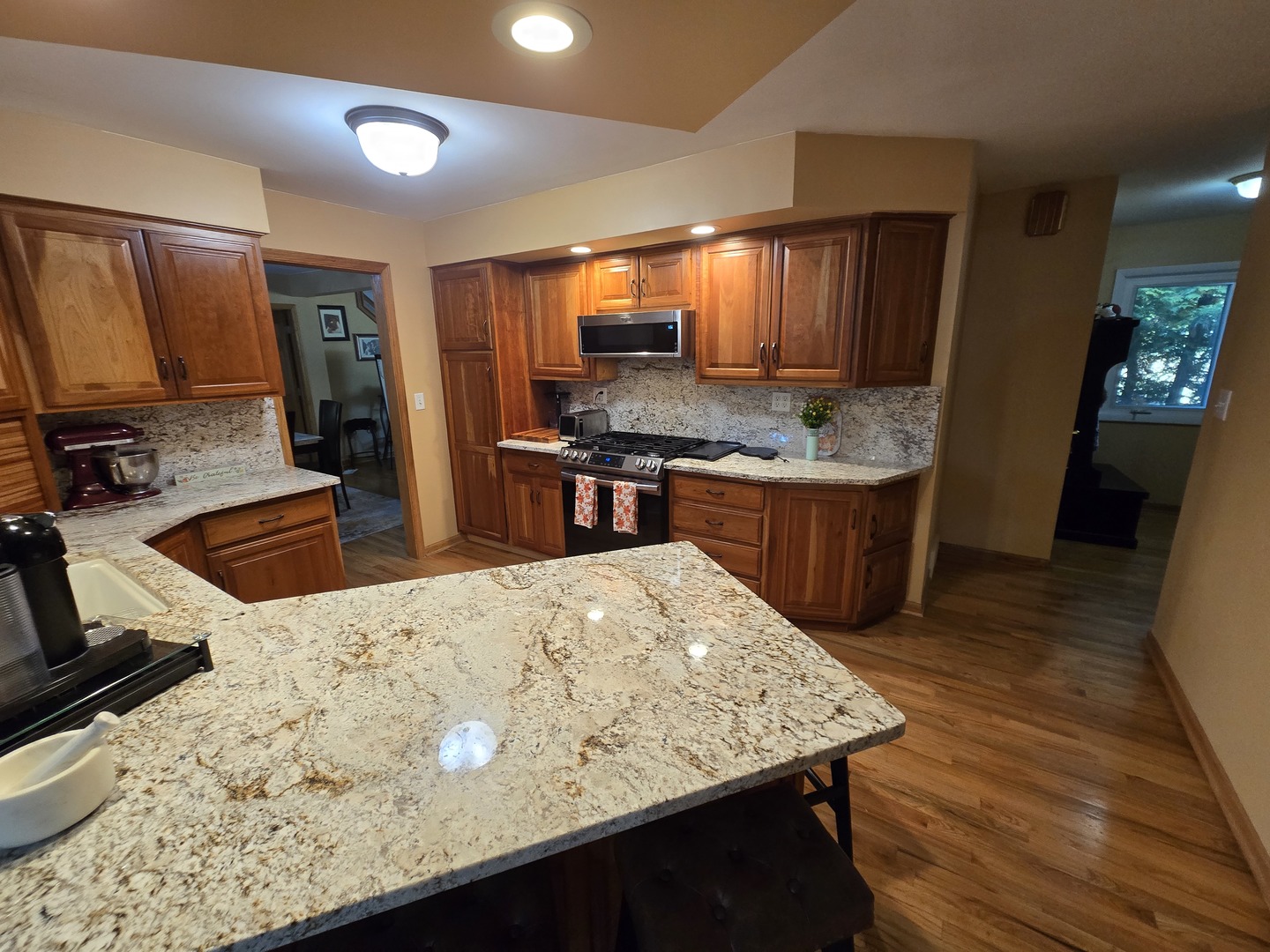 25W201 Summit Drive, Naperville, IL 60563