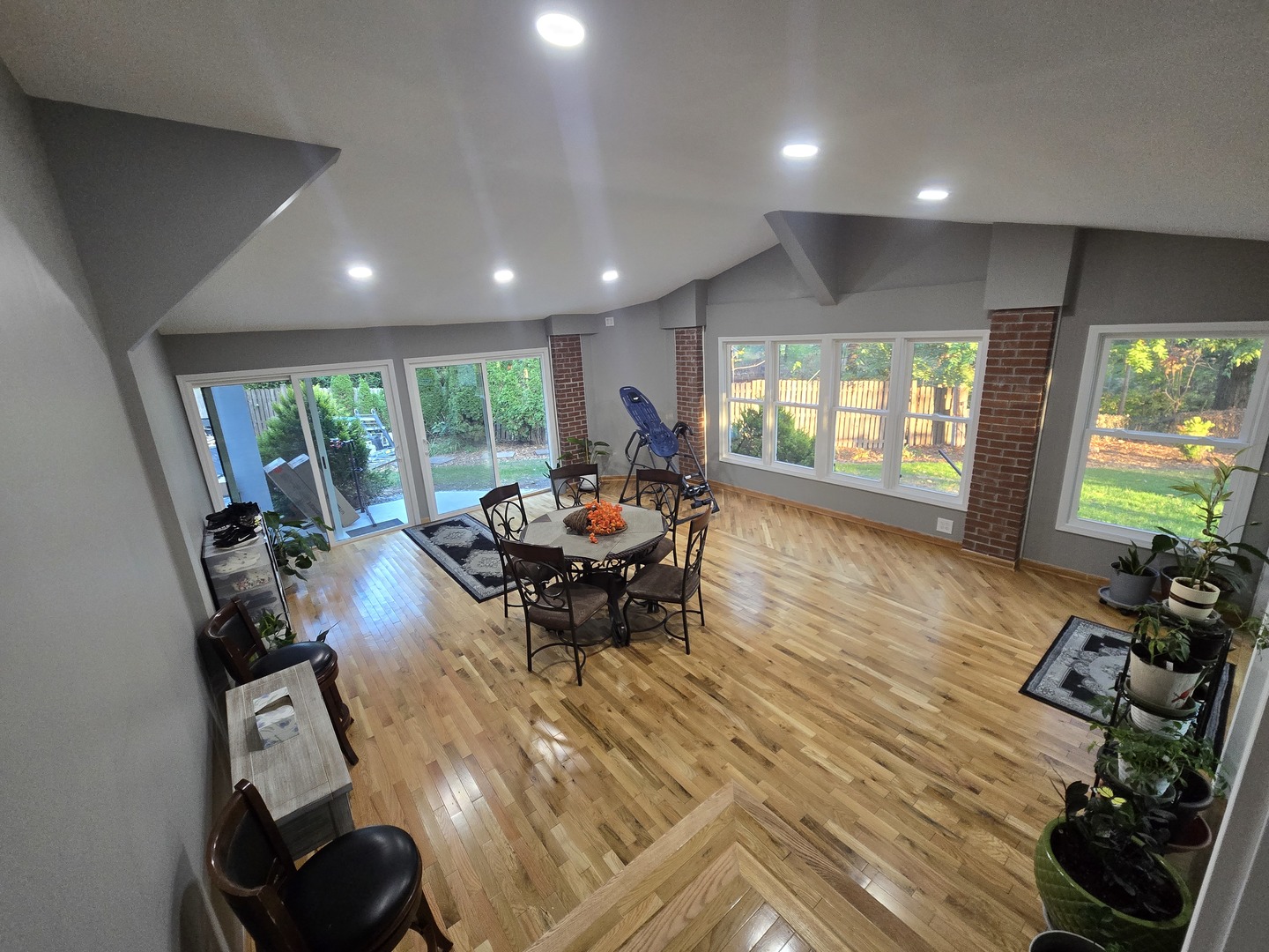 25W201 Summit Drive, Naperville, IL 60563