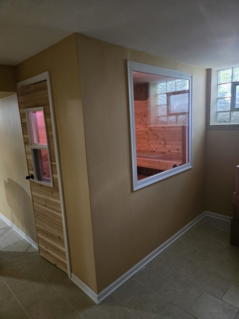 25W201 Summit Drive, Naperville, IL 60563