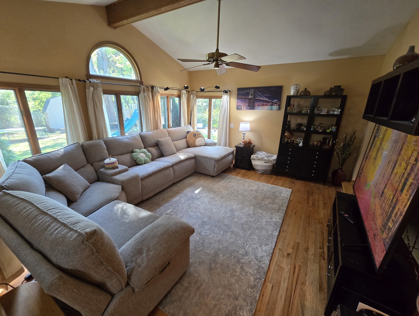 25W201 Summit Drive, Naperville, IL 60563