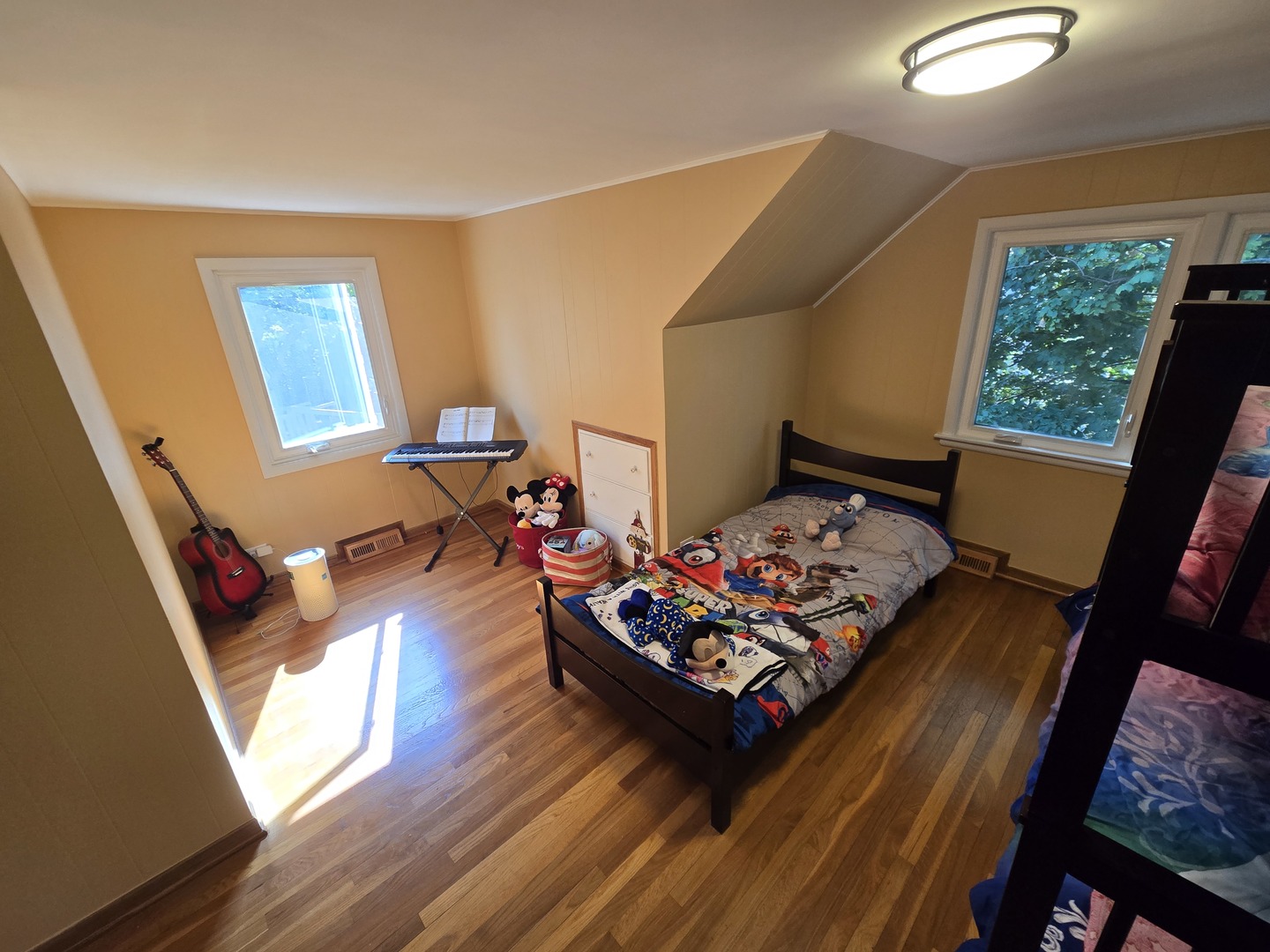 25W201 Summit Drive, Naperville, IL 60563
