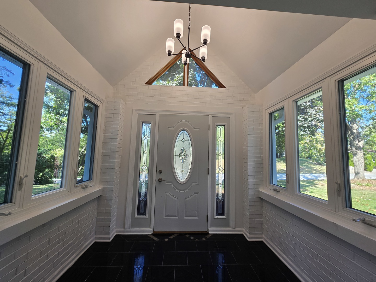 25W201 Summit Drive, Naperville, IL 60563
