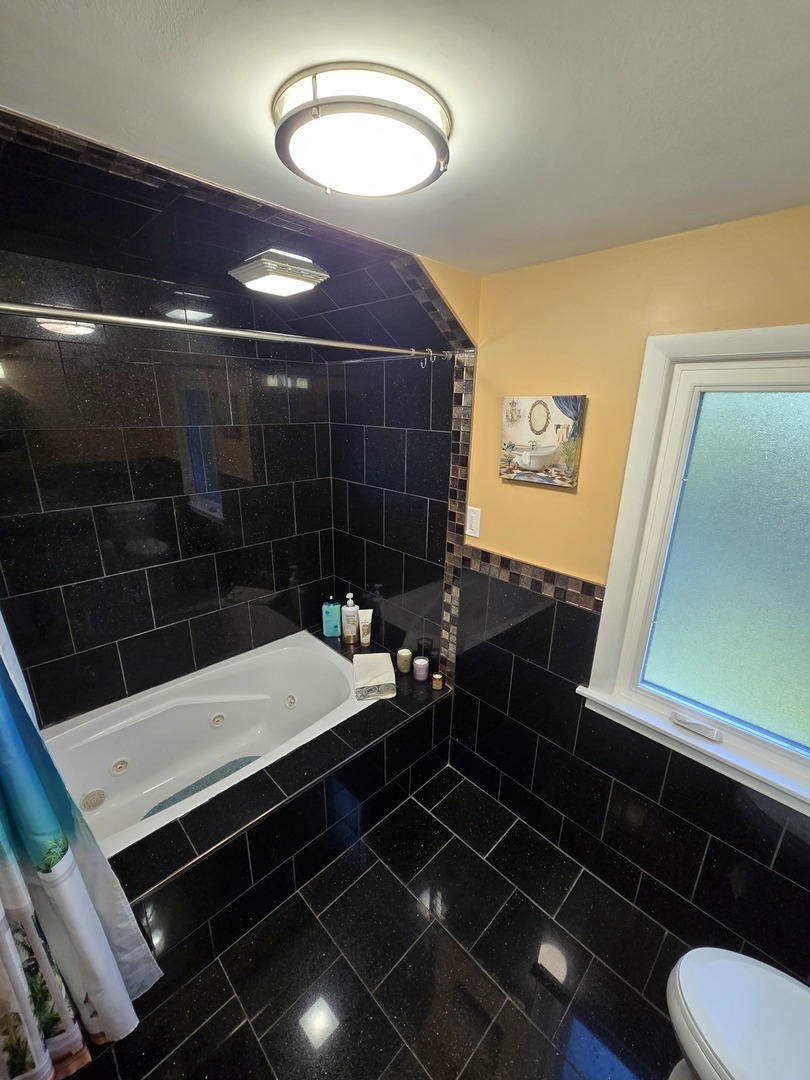 25W201 Summit Drive, Naperville, IL 60563