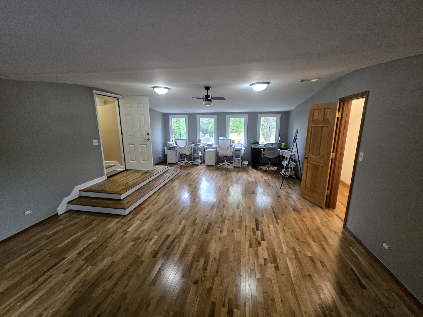 25W201 Summit Drive, Naperville, IL 60563