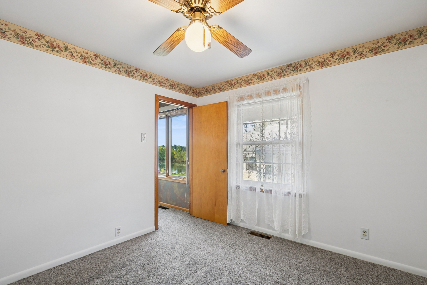 24913 W North Road, Lake Villa, IL 60046