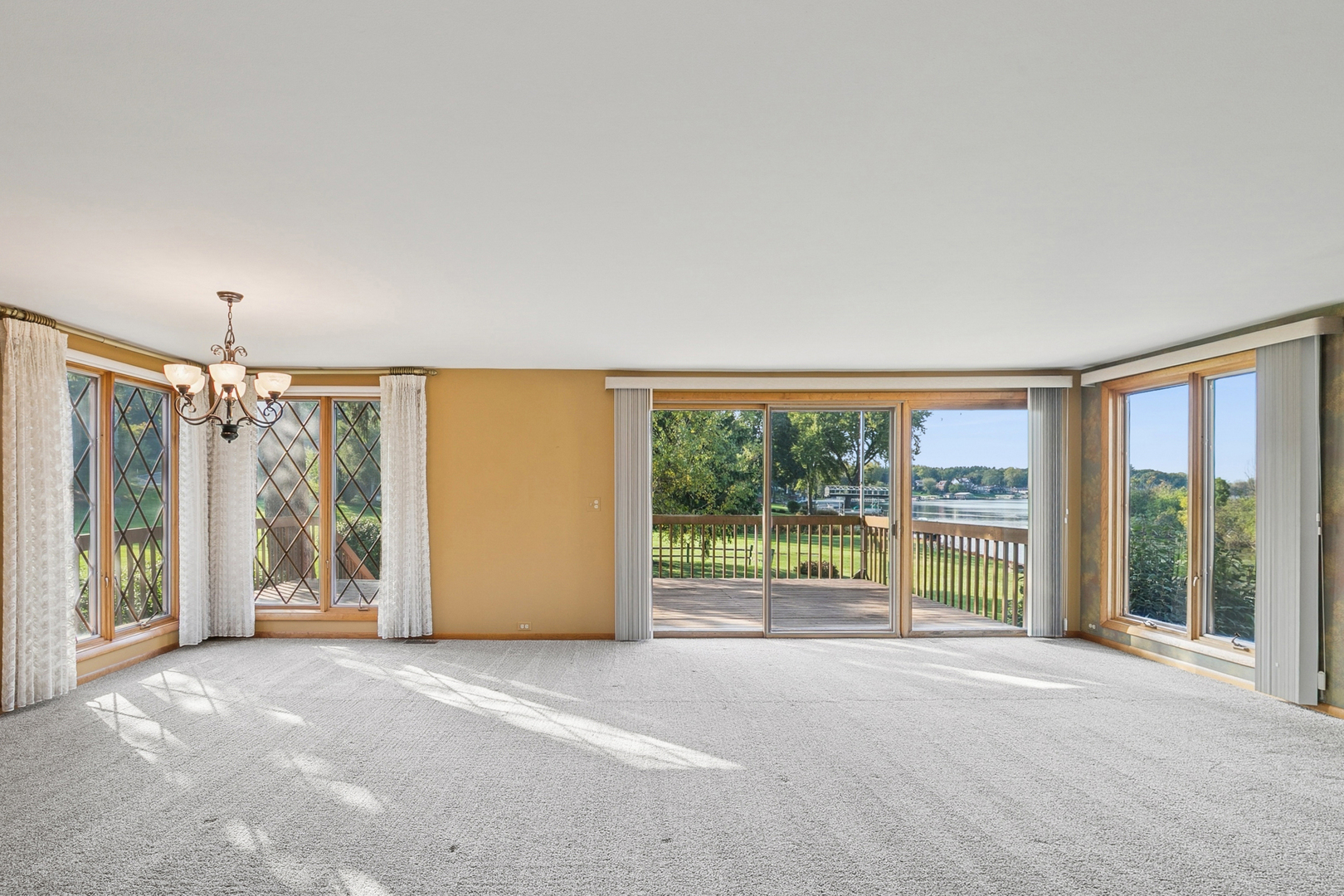 24913 W North Road, Lake Villa, IL 60046