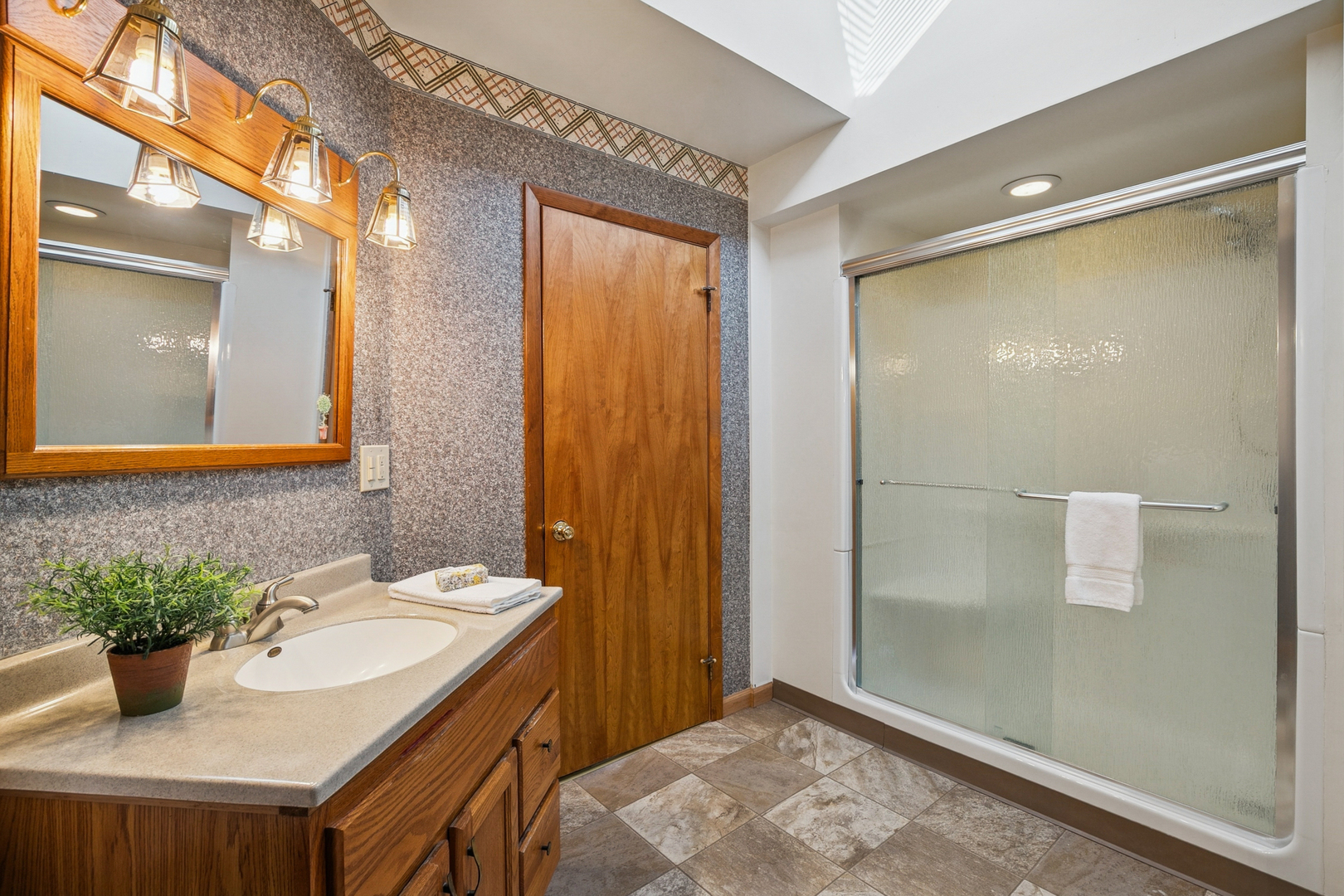 24913 W North Road, Lake Villa, IL 60046