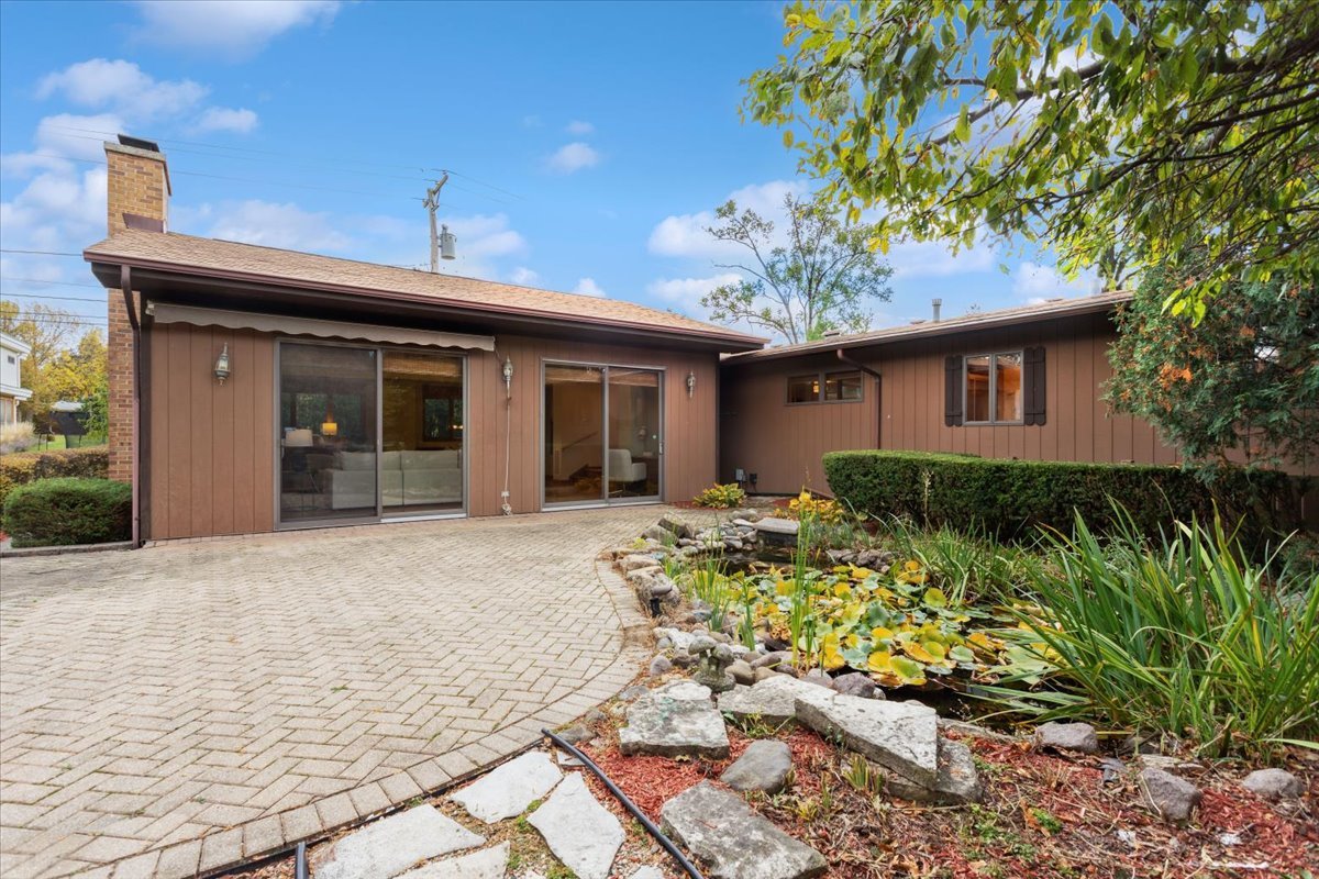 5441 S Edgewood Avenue, La Grange Highlands, IL 60525