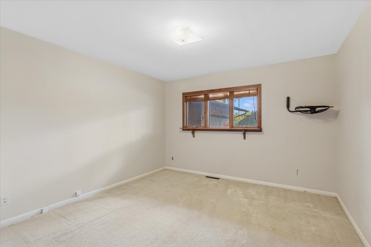 5441 S Edgewood Avenue, La Grange Highlands, IL 60525