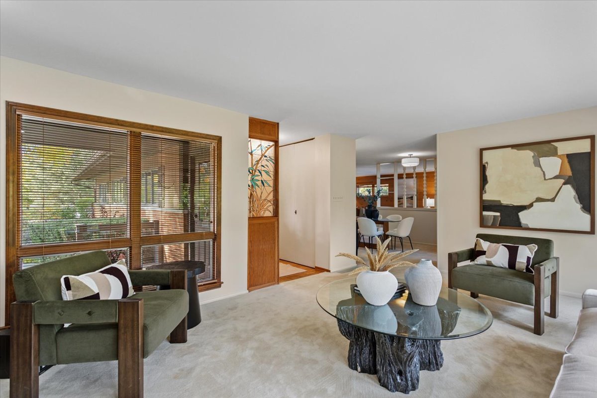 5441 S Edgewood Avenue, La Grange Highlands, IL 60525