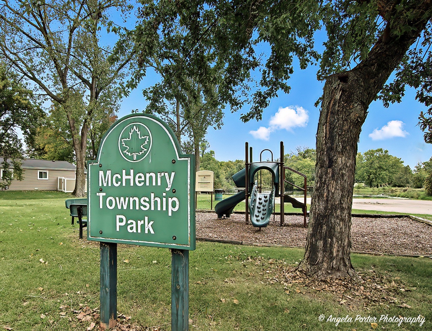 5703 Fox Lake Road, McHenry, IL 60051
