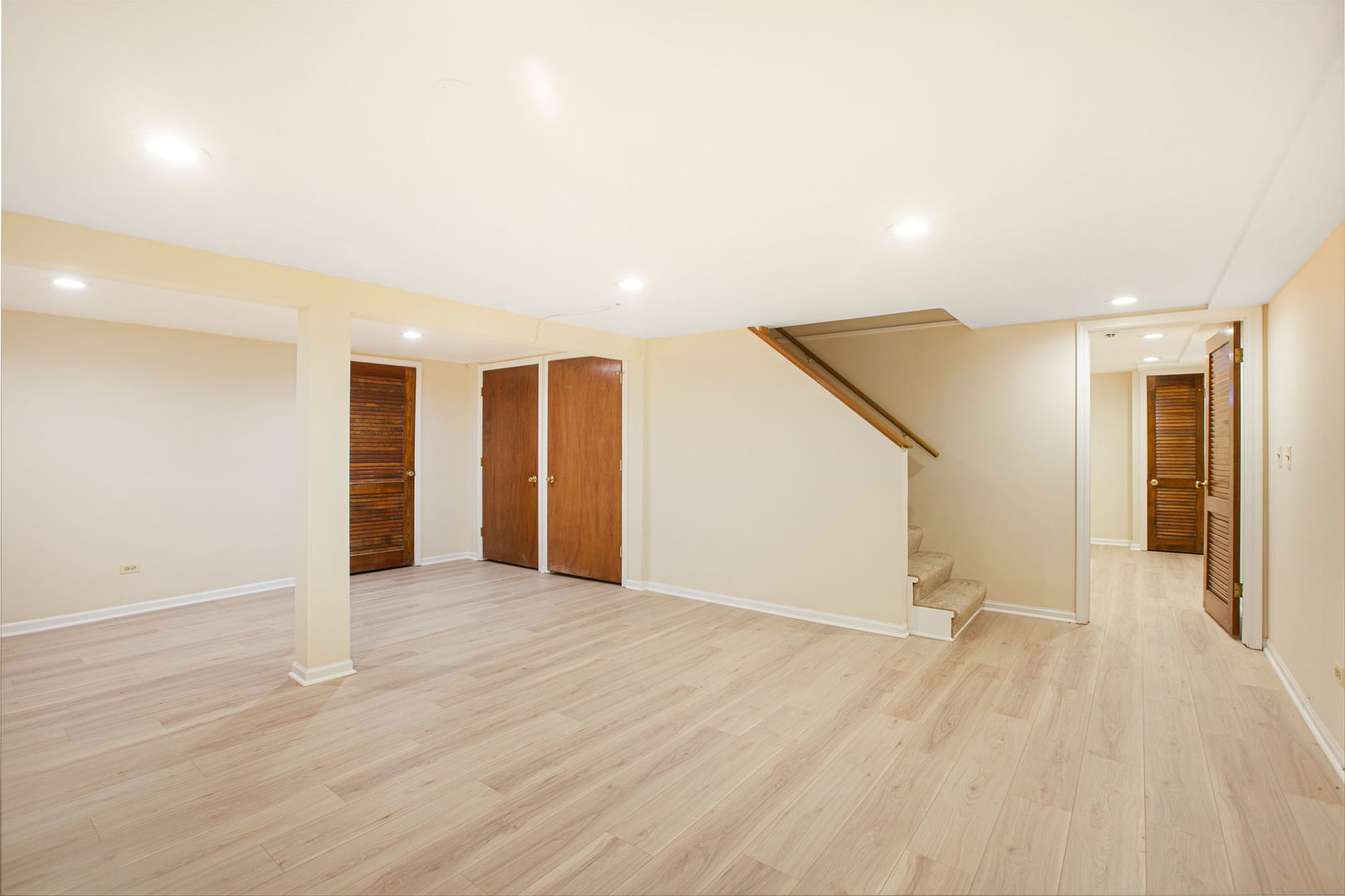 2829 Briarwood Drive, Arlington Heights, IL 60005