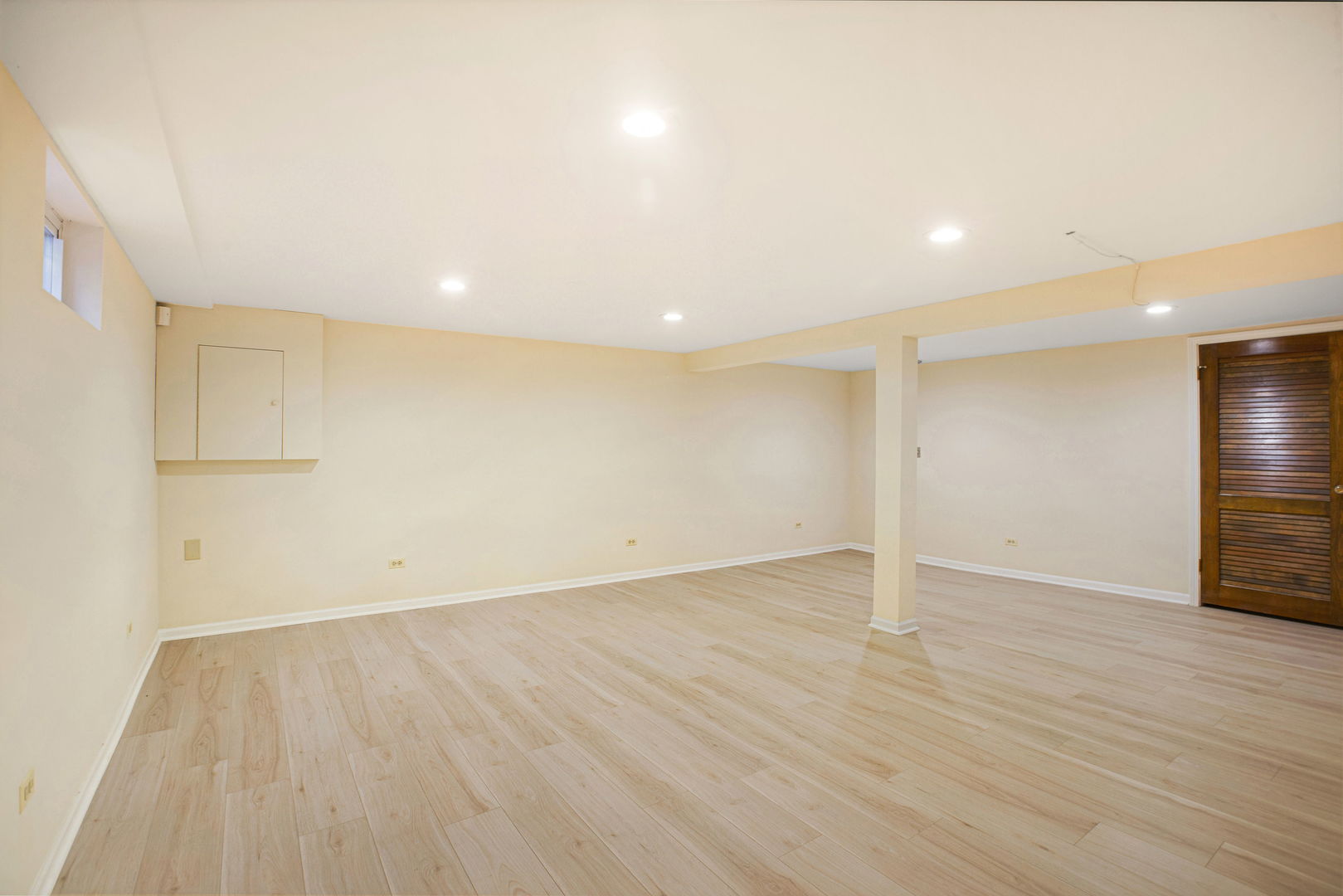 2829 Briarwood Drive, Arlington Heights, IL 60005