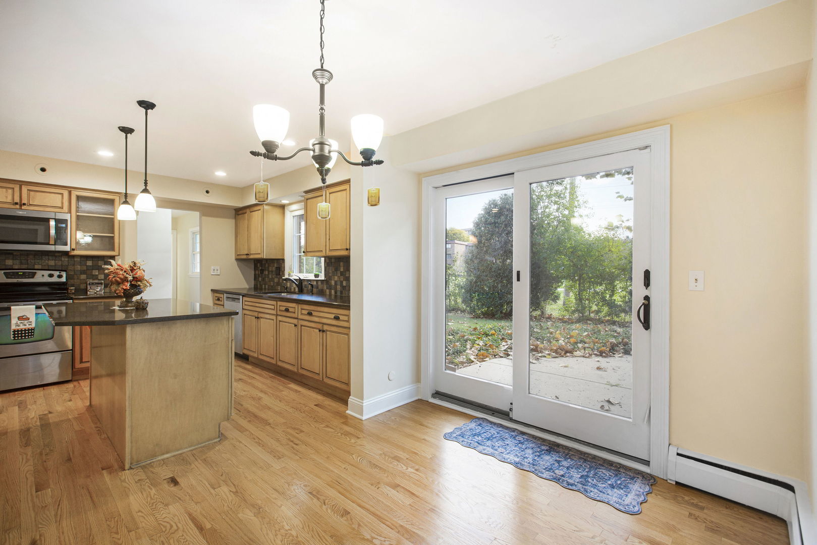 2829 Briarwood Drive, Arlington Heights, IL 60005