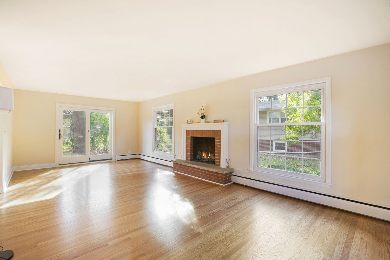 2829 Briarwood Drive, Arlington Heights, IL 60005