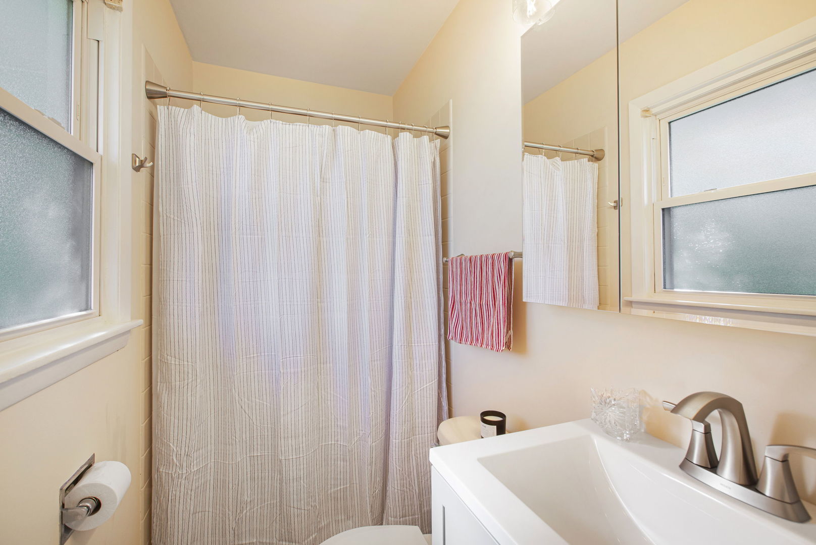 2829 Briarwood Drive, Arlington Heights, IL 60005