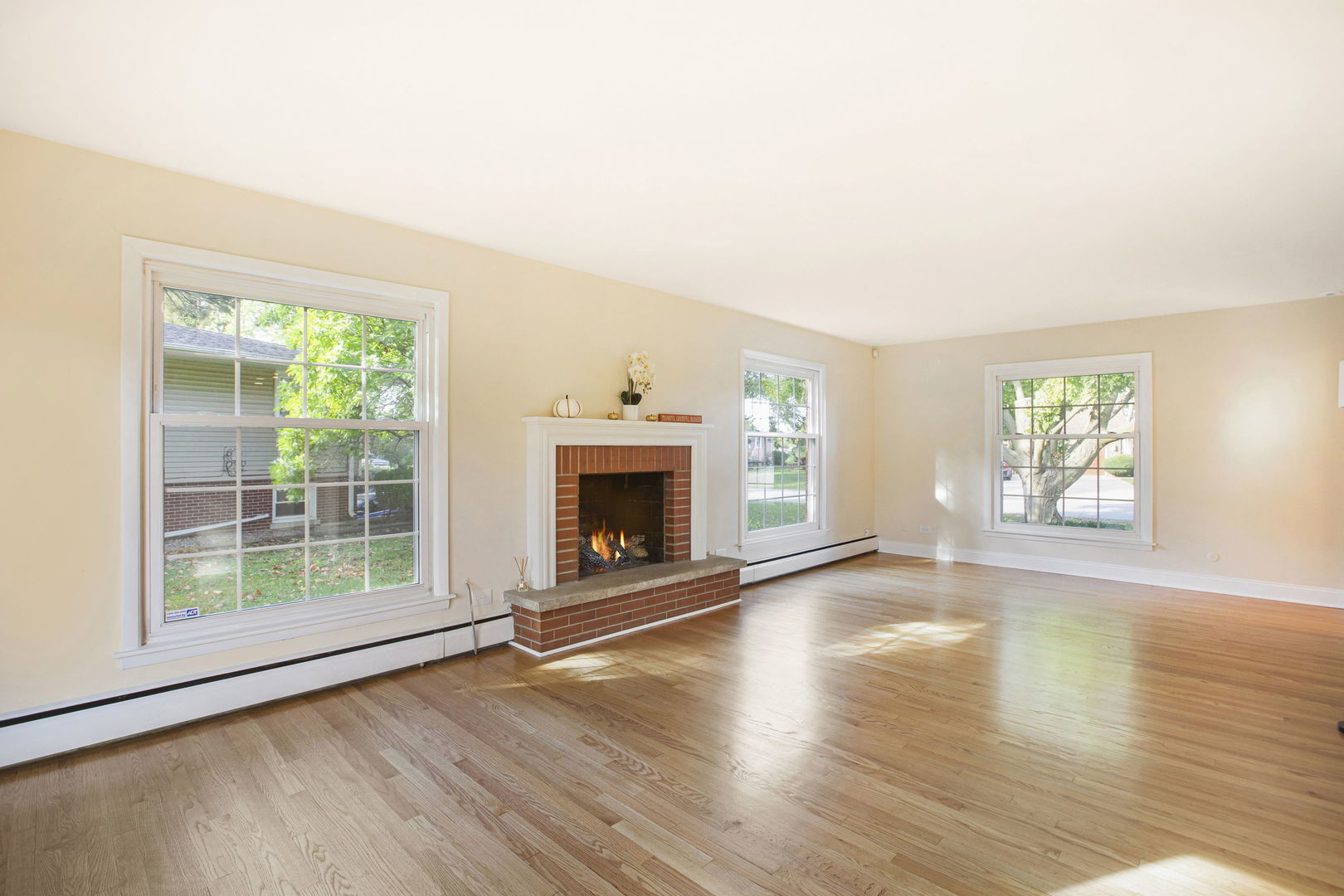 2829 Briarwood Drive, Arlington Heights, IL 60005