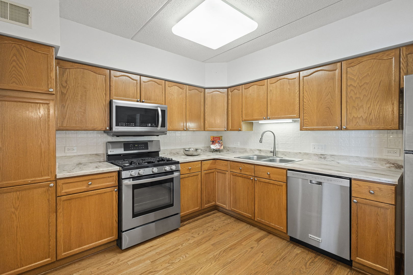 201 N Vail Avenue #305, Arlington Heights, IL 60004