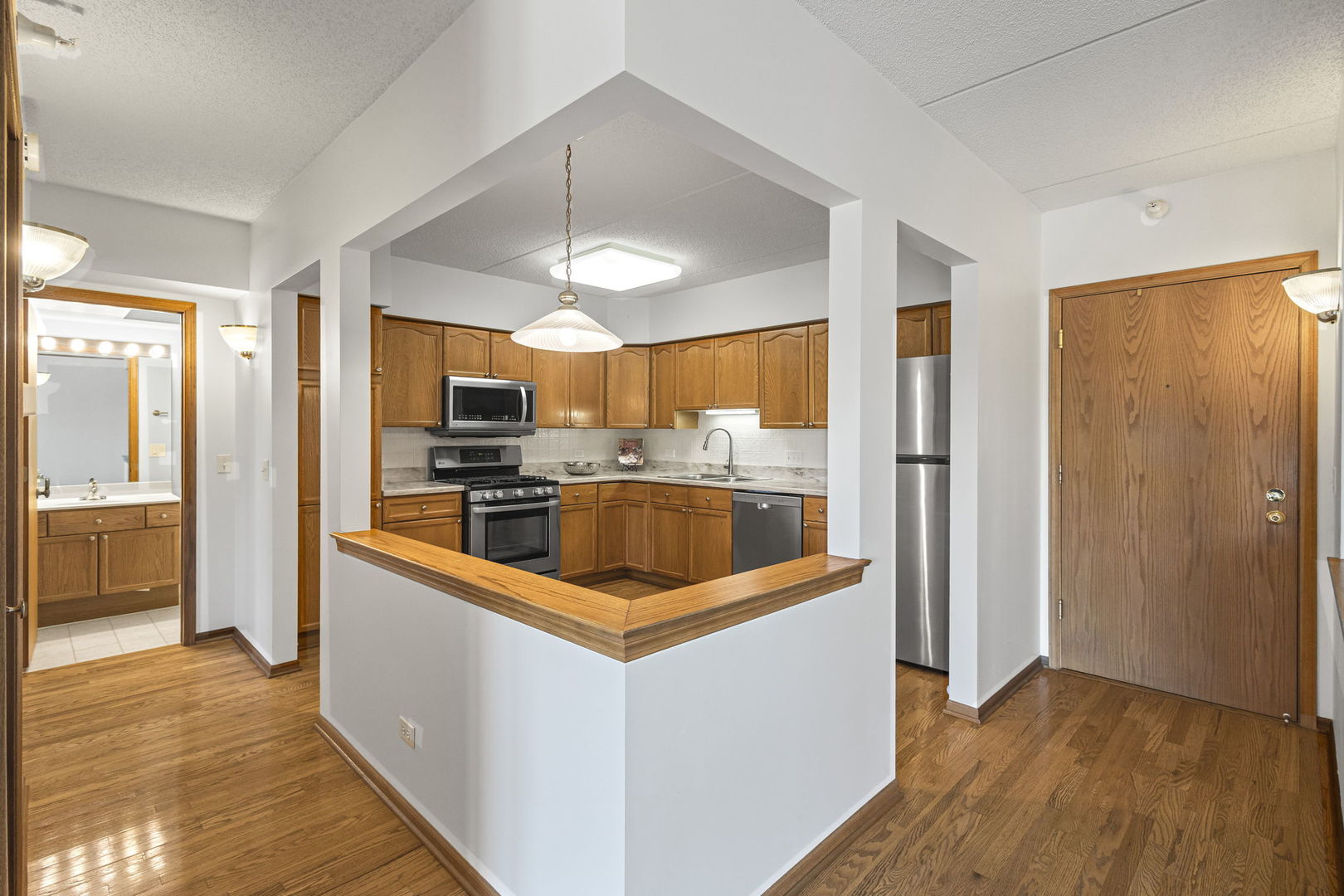 201 N Vail Avenue #305, Arlington Heights, IL 60004