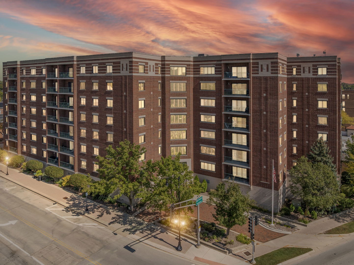 201 N Vail Avenue #305, Arlington Heights, IL 60004