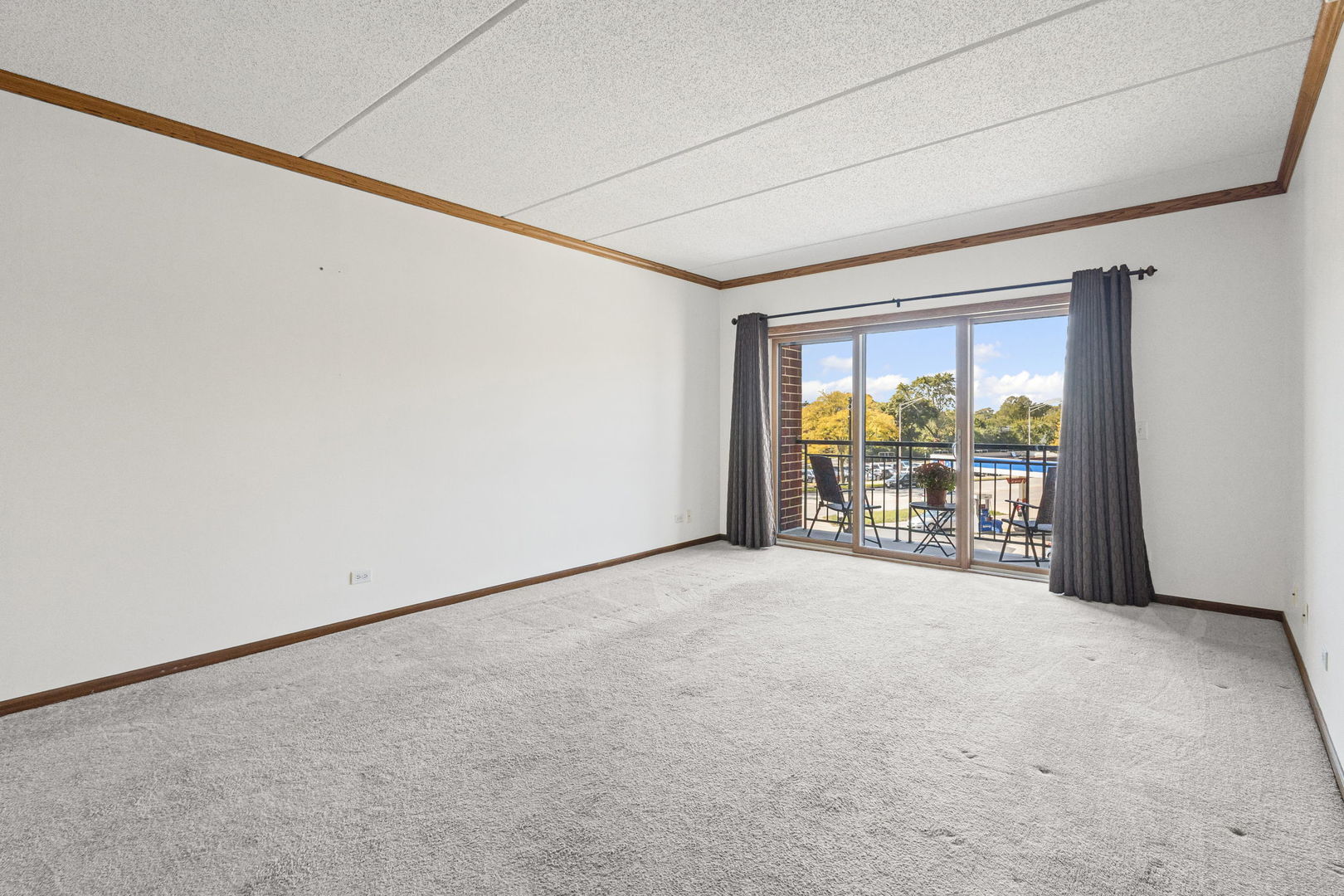 201 N Vail Avenue #305, Arlington Heights, IL 60004