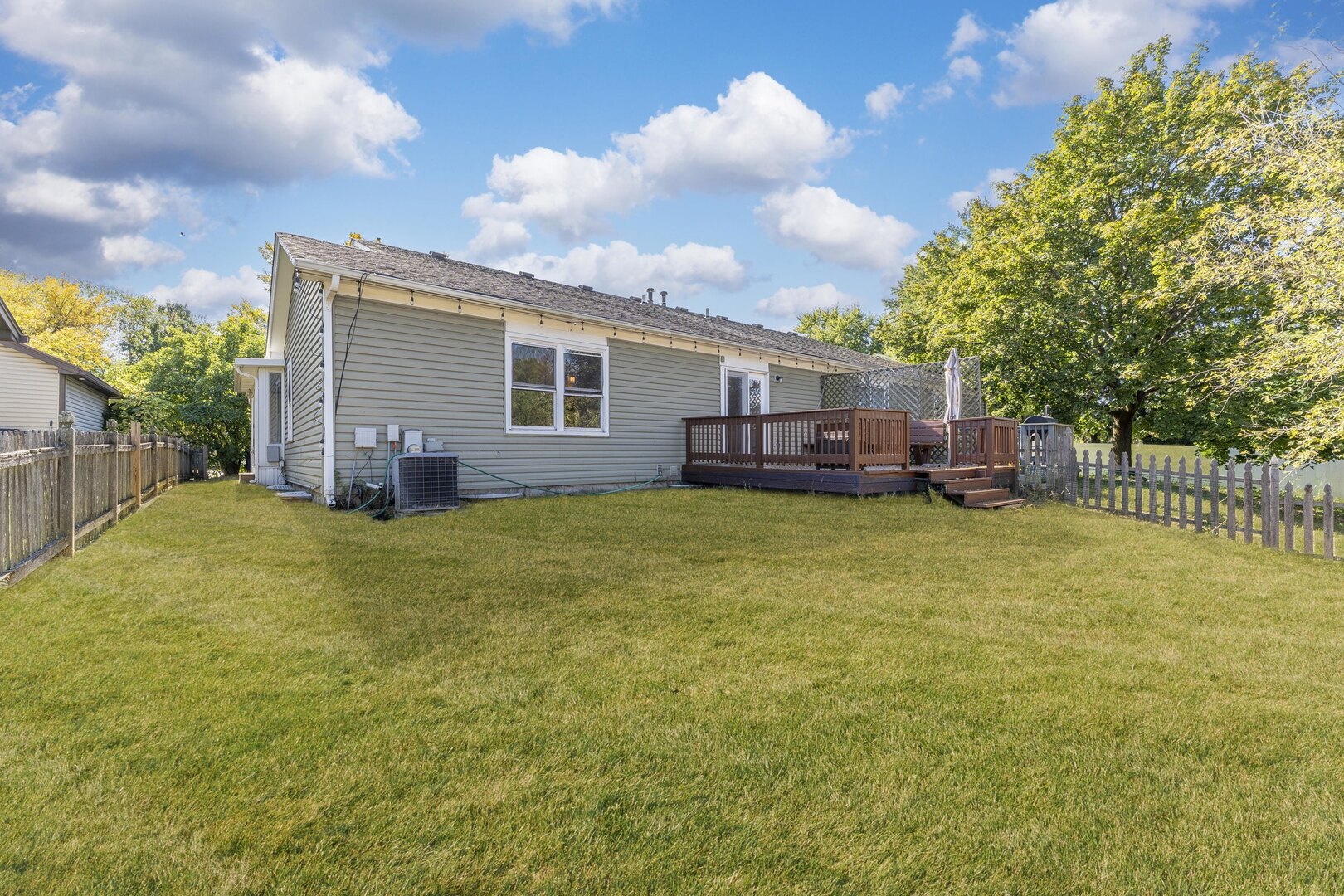 1643 Estate Circle, Naperville, IL 60565