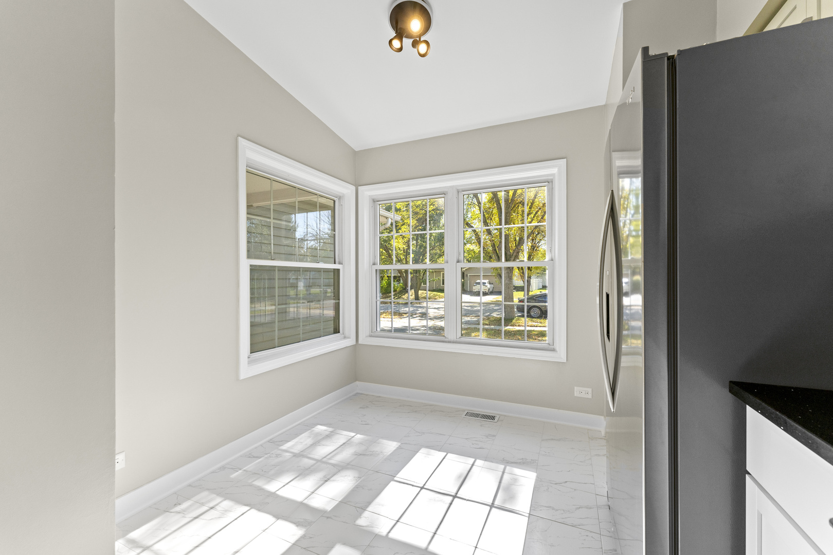 1643 Estate Circle, Naperville, IL 60565