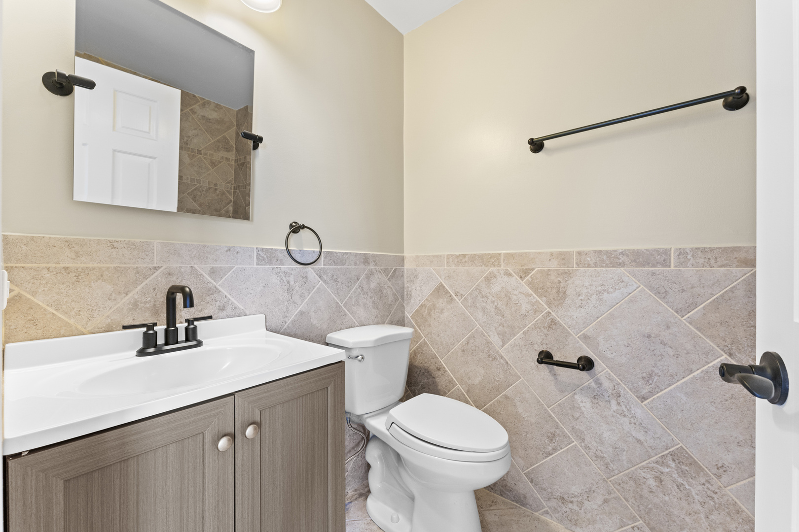 1643 Estate Circle, Naperville, IL 60565