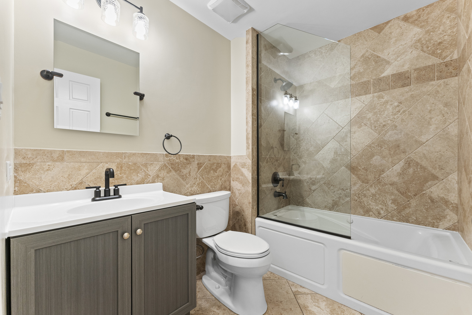 1643 Estate Circle, Naperville, IL 60565