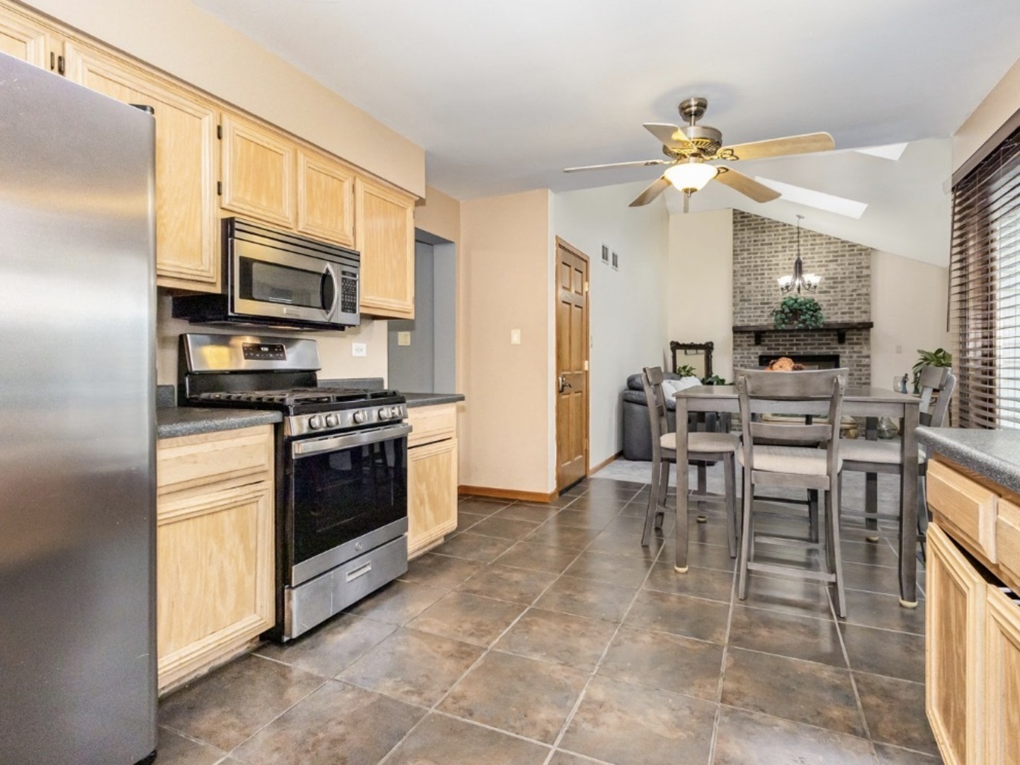 1125 Cathy Drive, Joliet, IL 60431