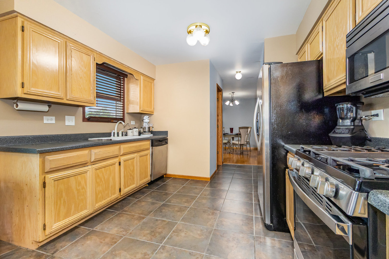 1125 Cathy Drive, Joliet, IL 60431
