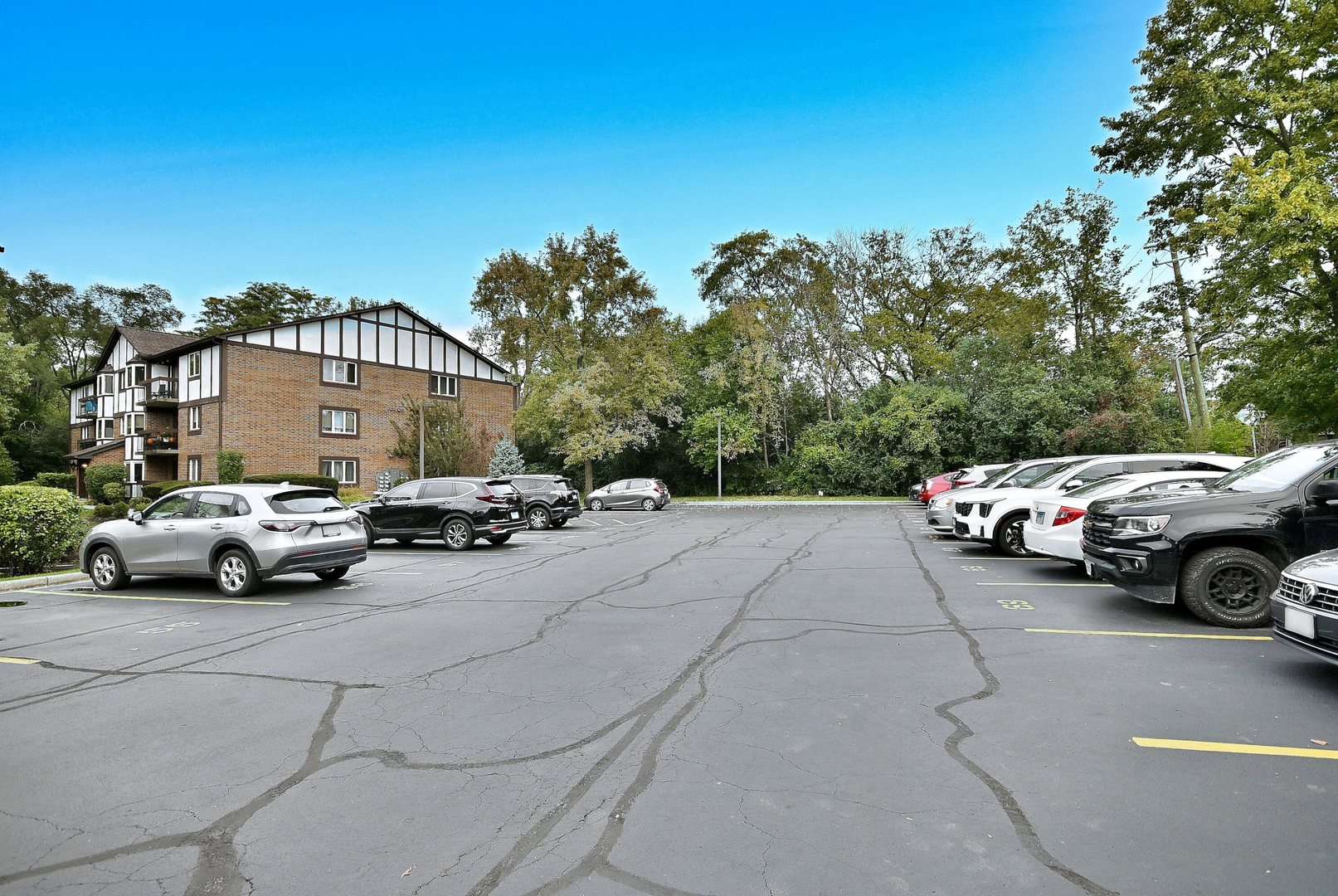 6810 Joliet Road #5, Indian Head Park, IL 60525