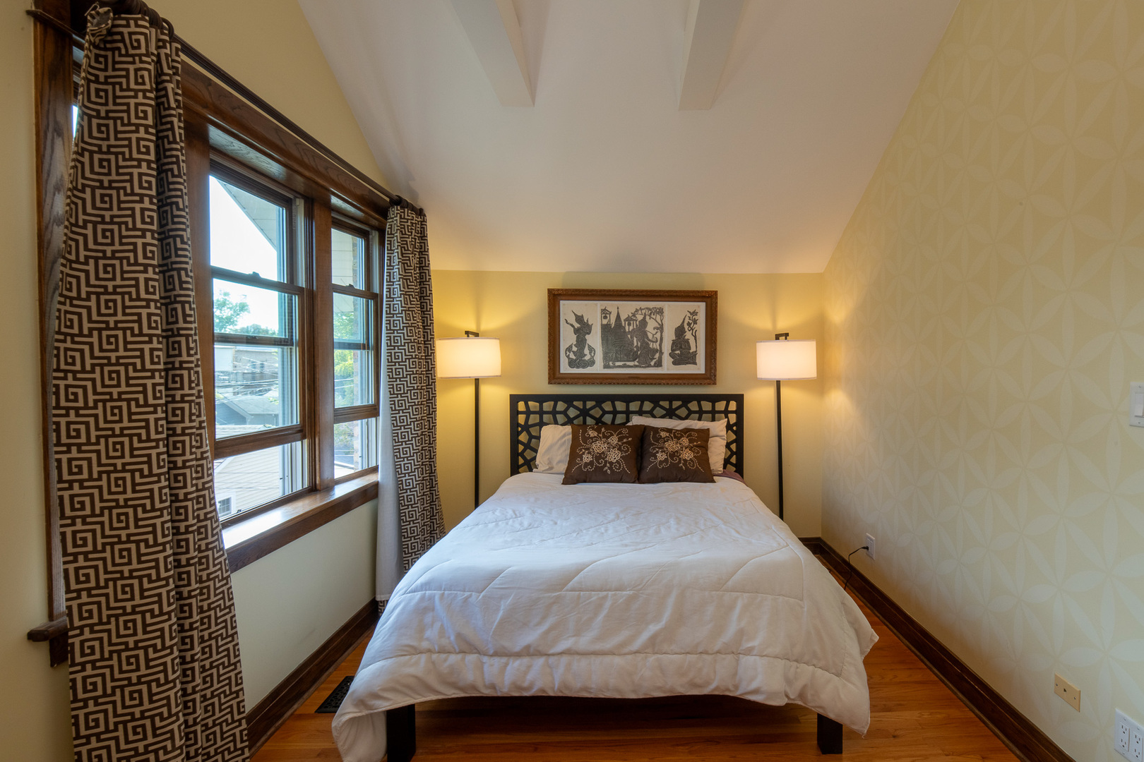 4529 N Mozart Street, Chicago, IL 60625