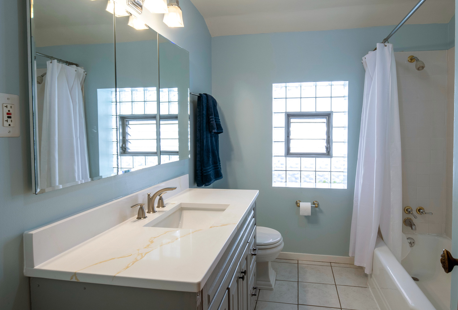 4529 N Mozart Street, Chicago, IL 60625