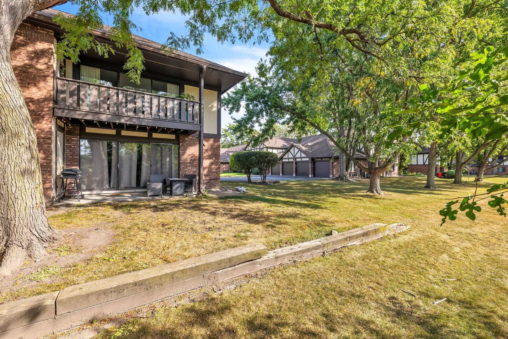 8255 Holly Court #25B, Palos Hills, IL 60465