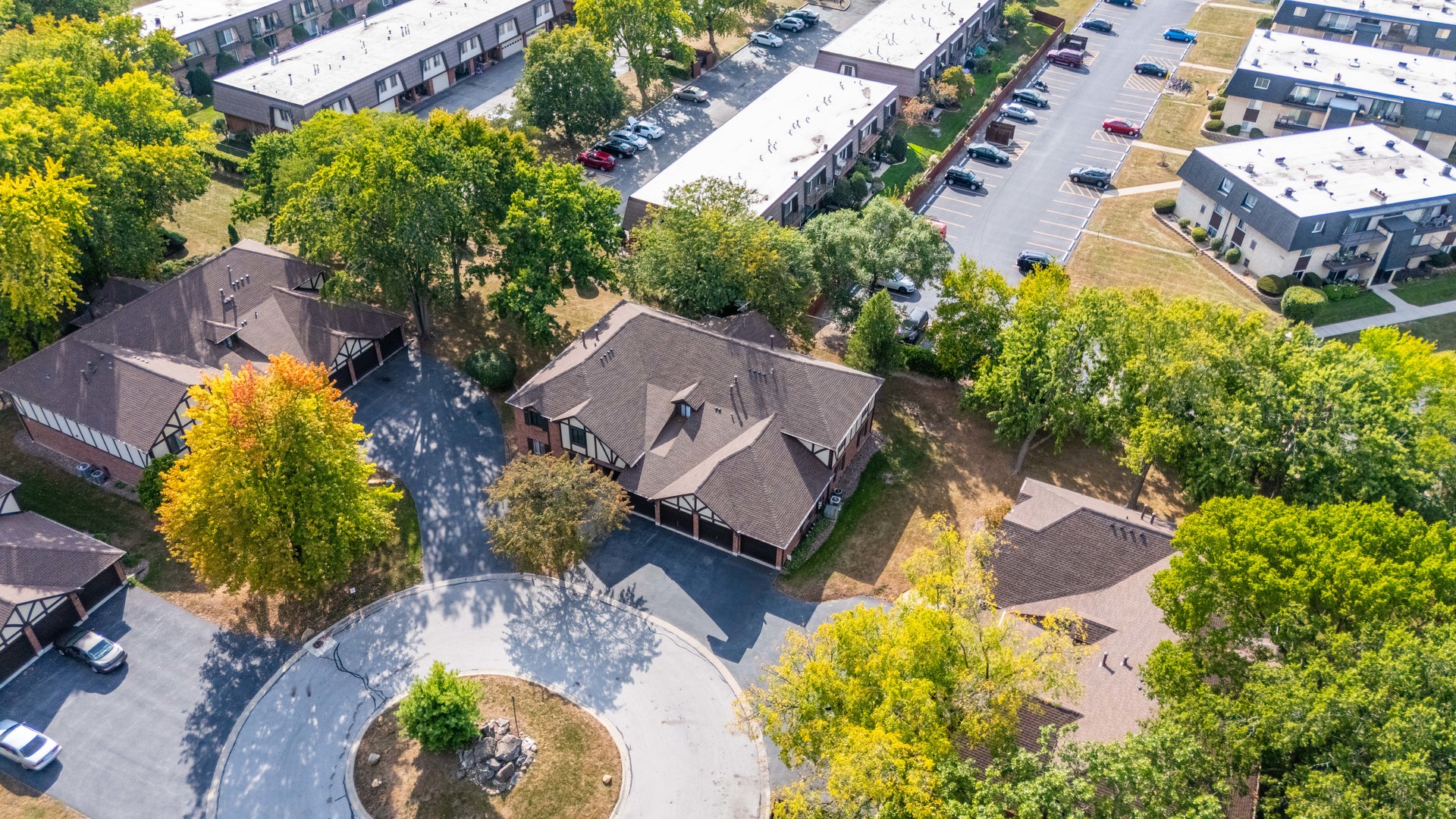 8255 Holly Court #25B, Palos Hills, IL 60465