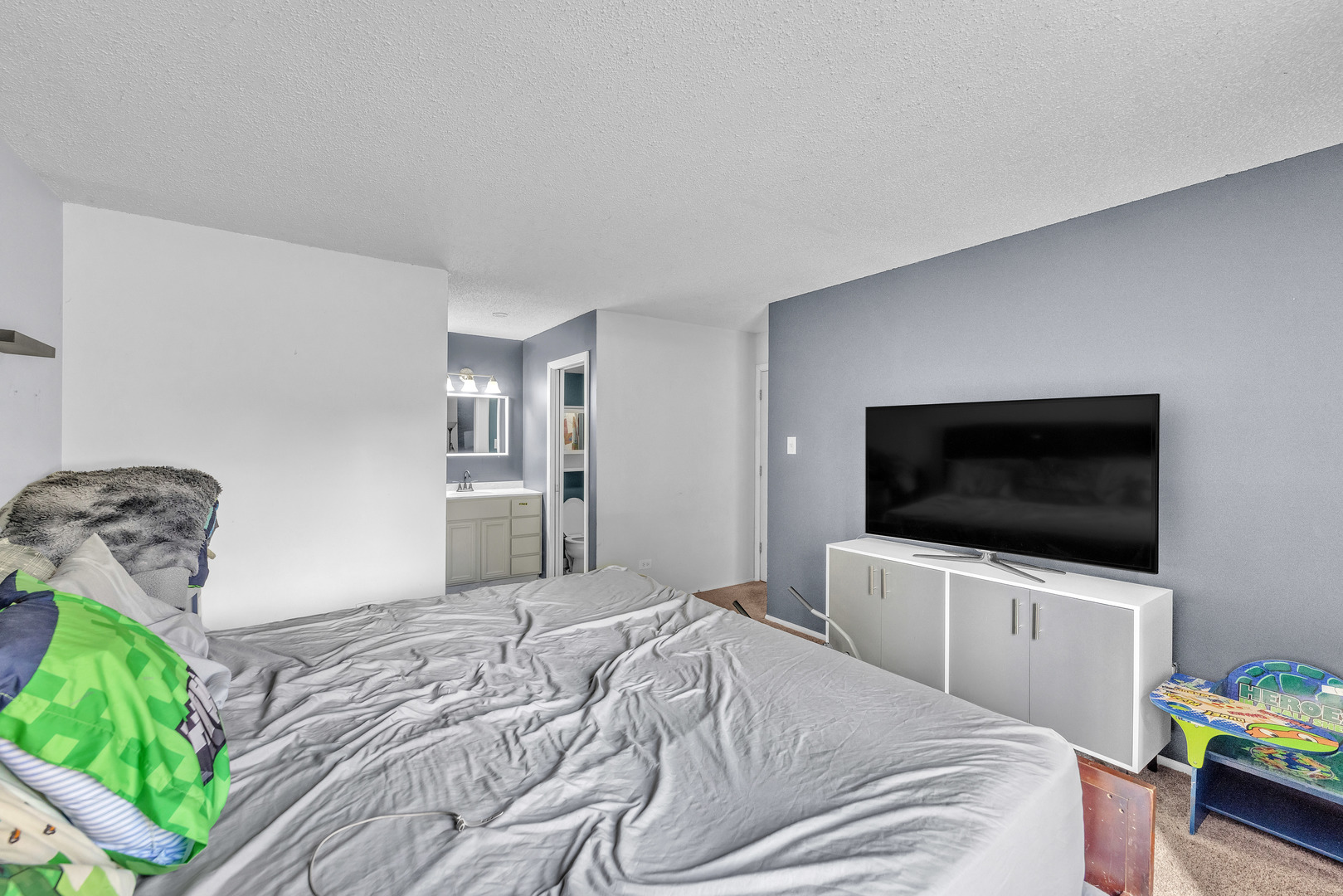 8255 Holly Court #25B, Palos Hills, IL 60465