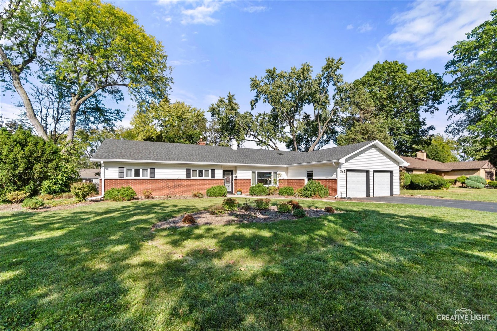 325 E Hawthorne Boulevard, Wheaton, IL 60187