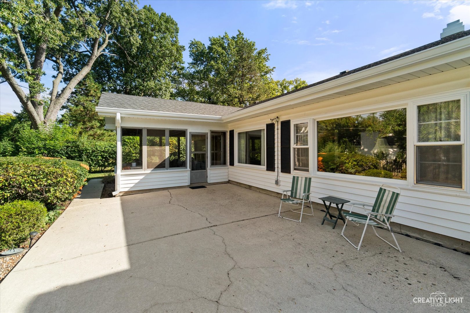 325 E Hawthorne Boulevard, Wheaton, IL 60187