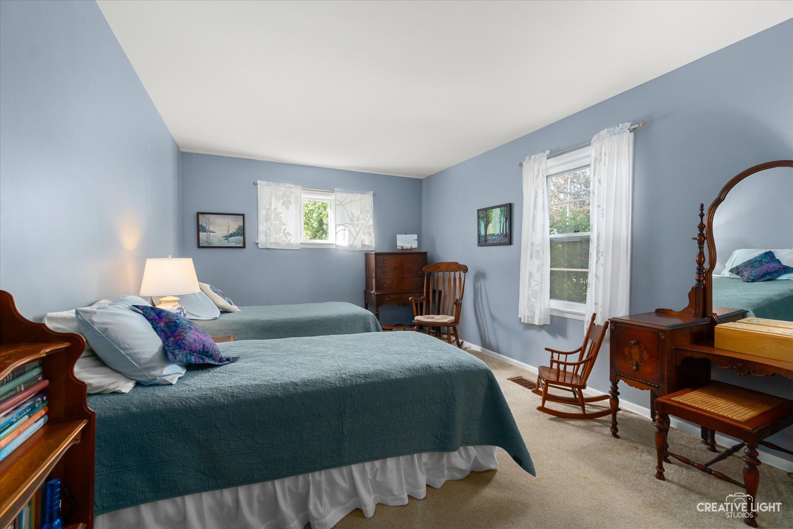 325 E Hawthorne Boulevard, Wheaton, IL 60187