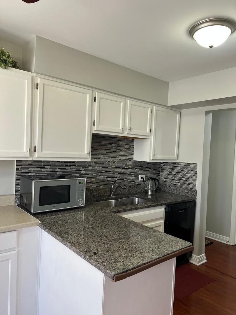 3496 Willowview Court #3496, Aurora, IL 60504
