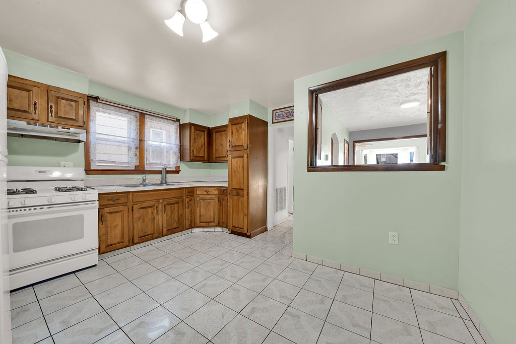 3624 W 69th Street, Chicago, IL 60629