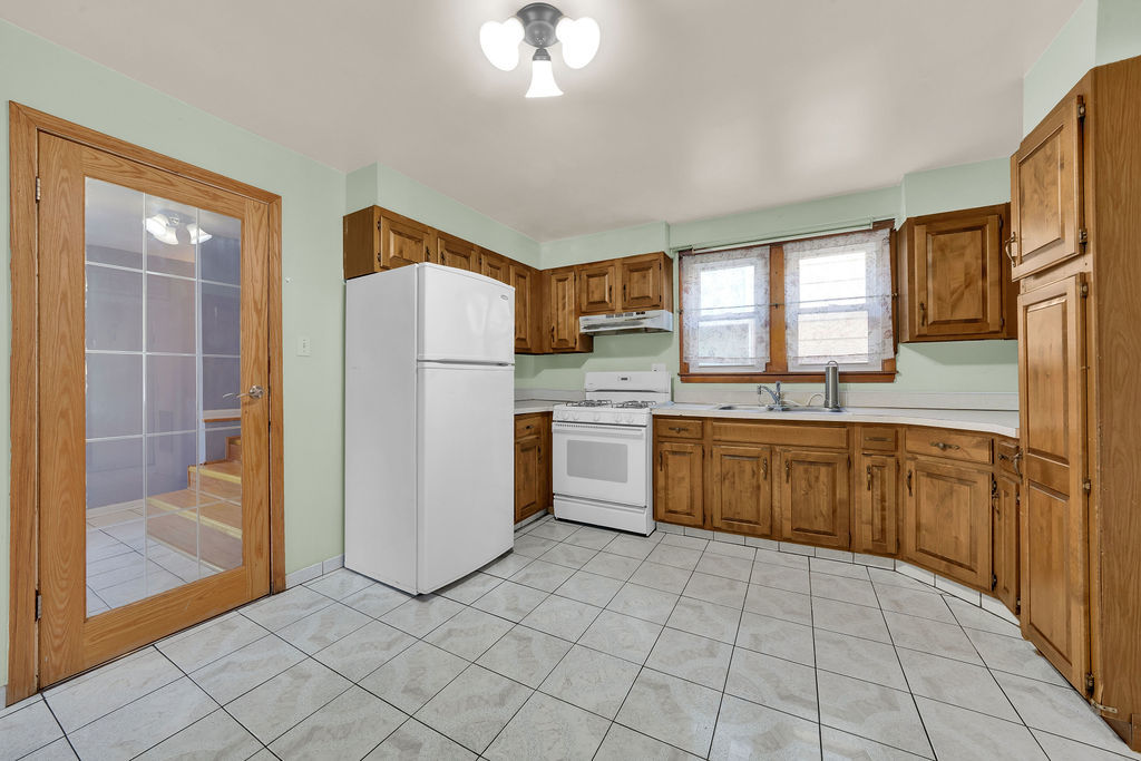 3624 W 69th Street, Chicago, IL 60629