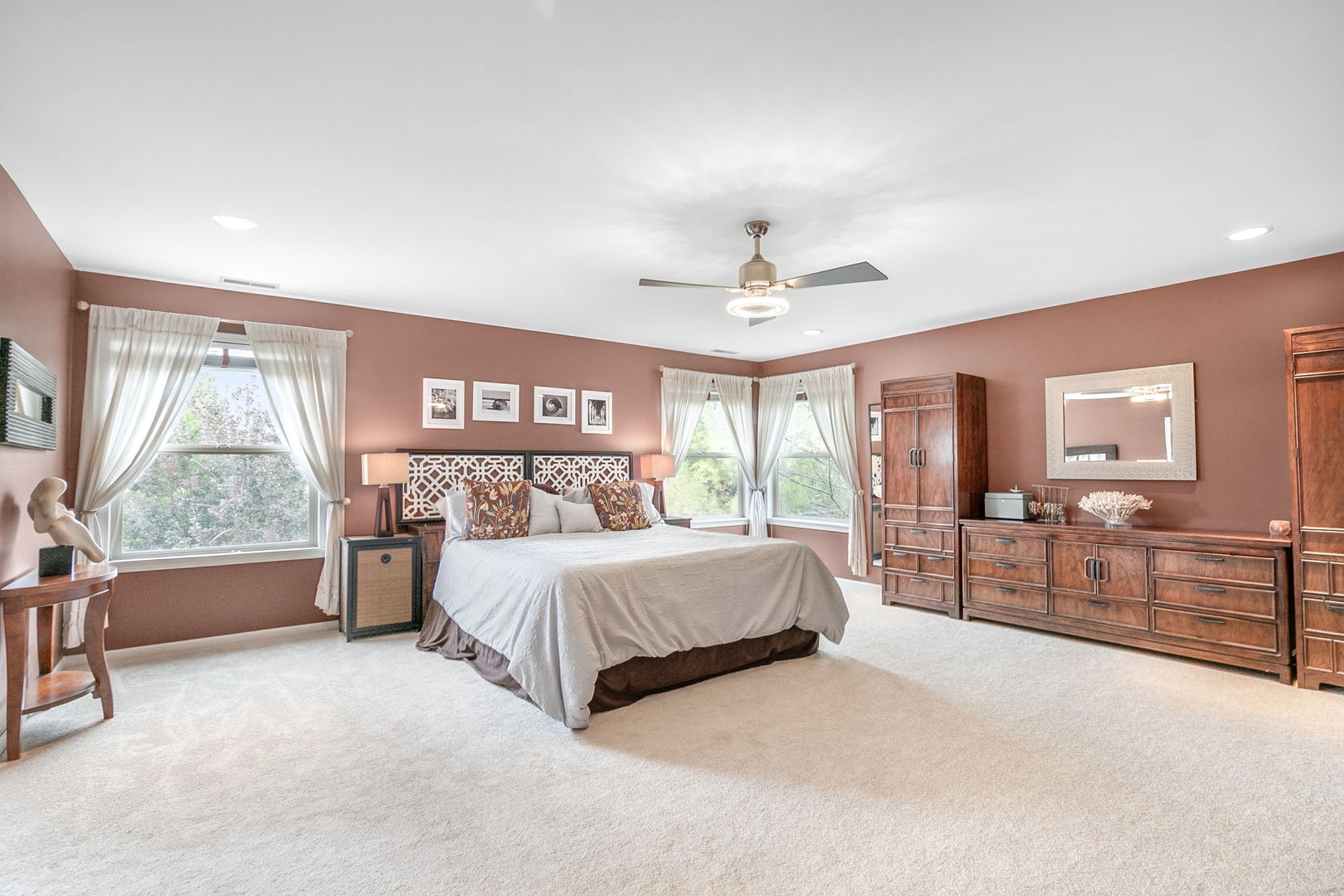 1491 Greystone Drive, Gurnee, IL 60031