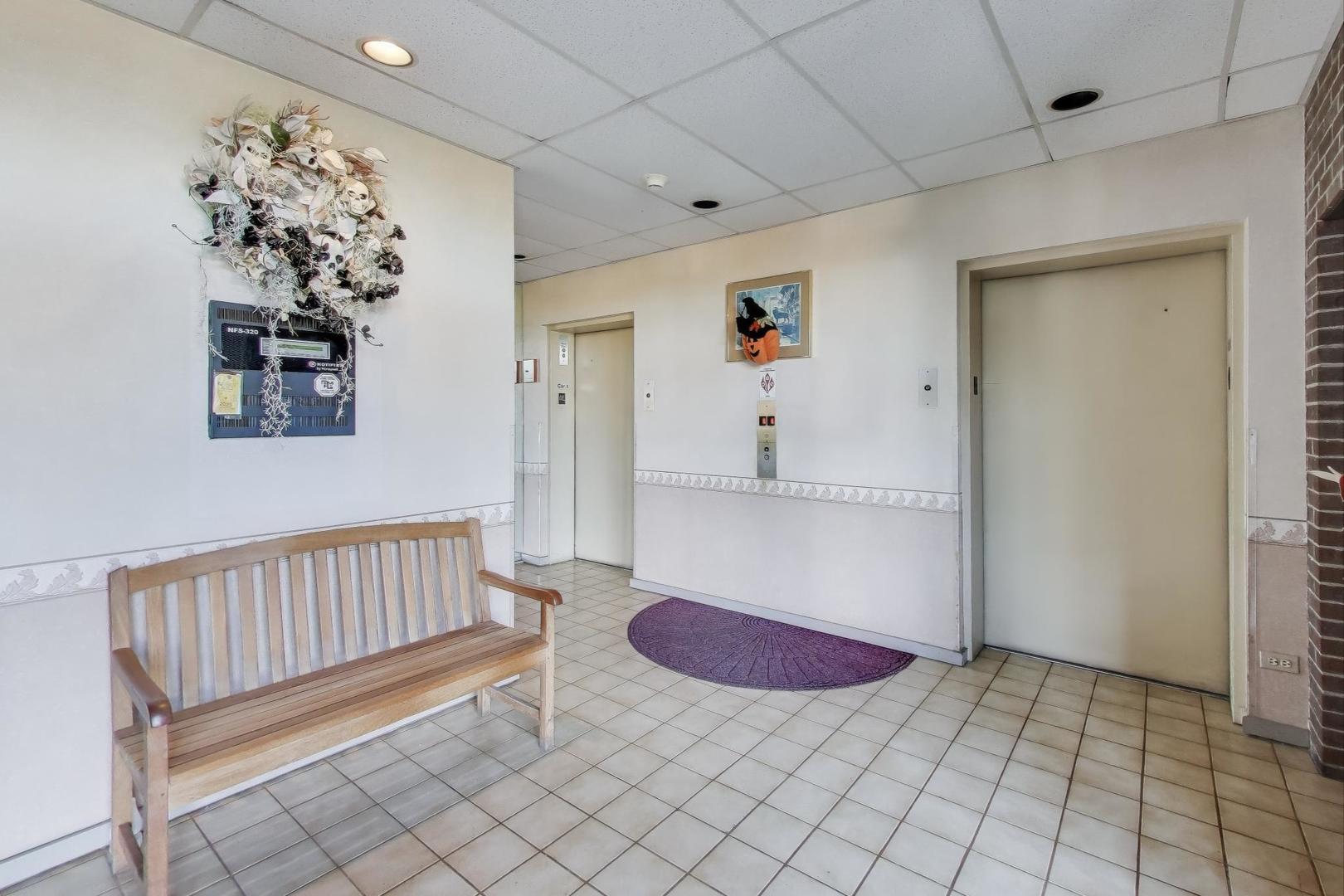 7707 W Irving Park Road #303, Chicago, IL 60634